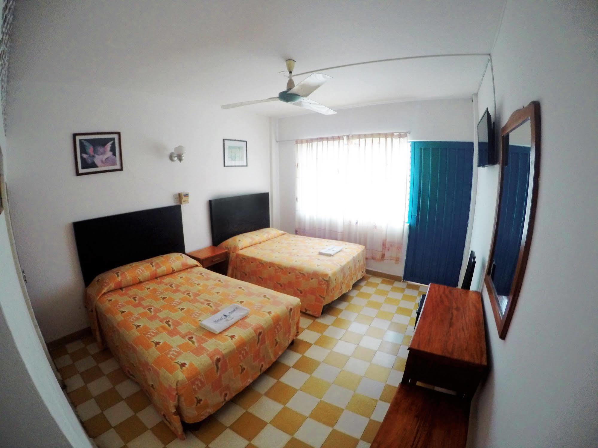 Hotel Acuario Catemaco Dış mekan fotoğraf